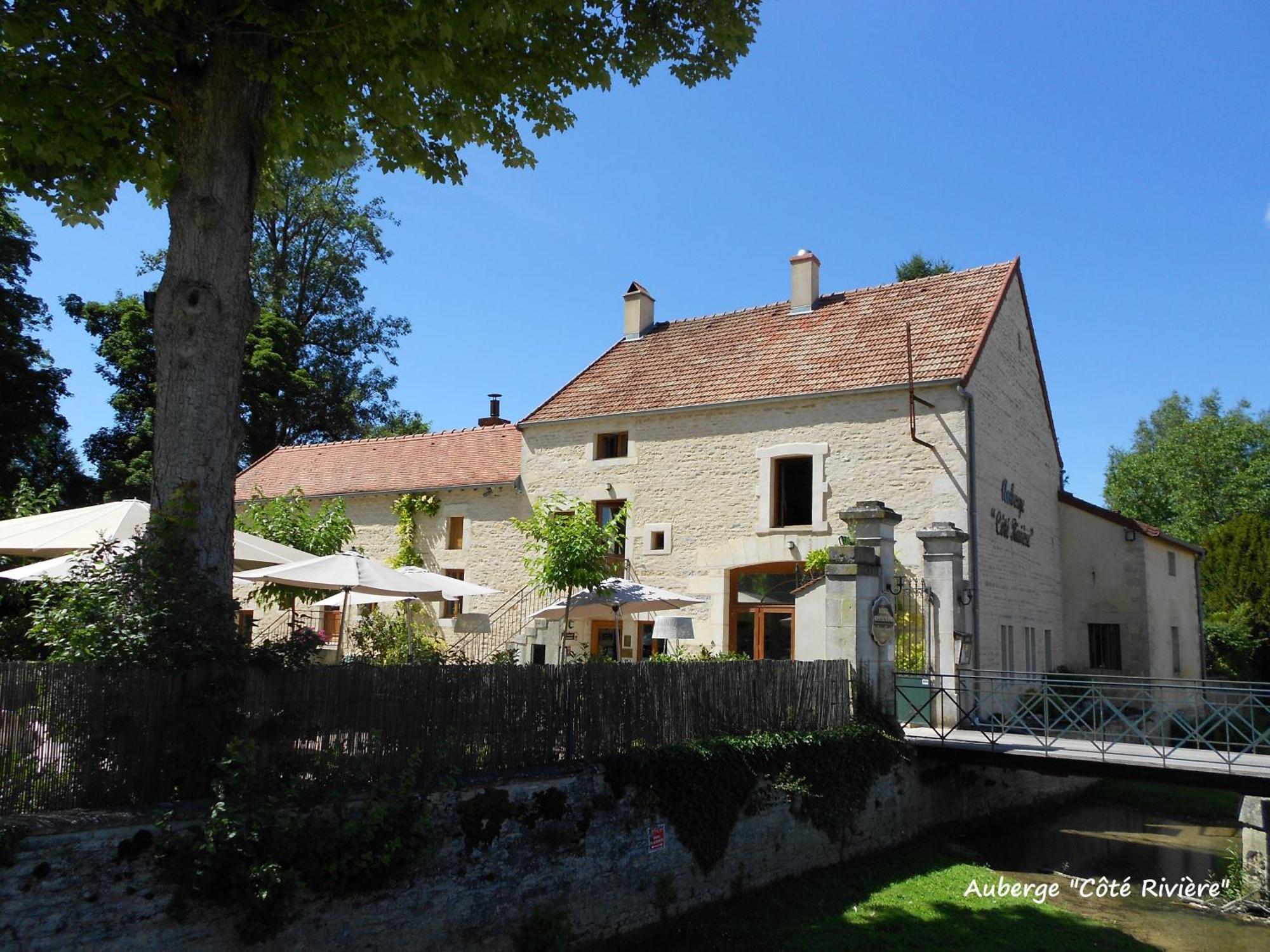 Auberge Cote Riviere อิส-ซัวร์-ทิล ภายนอก รูปภาพ