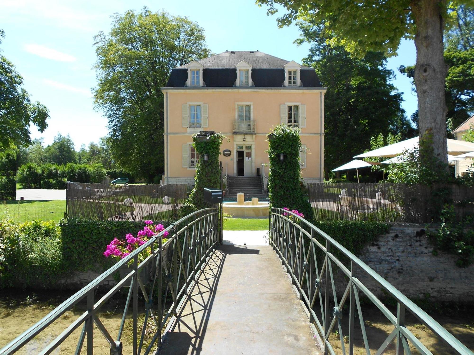 Auberge Cote Riviere อิส-ซัวร์-ทิล ภายนอก รูปภาพ